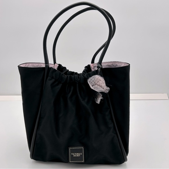 Victorias Secret VS Tote Shoulder Bag Size M Snap Flowers Tulle Pink Black NWT - Picture 2 of 13